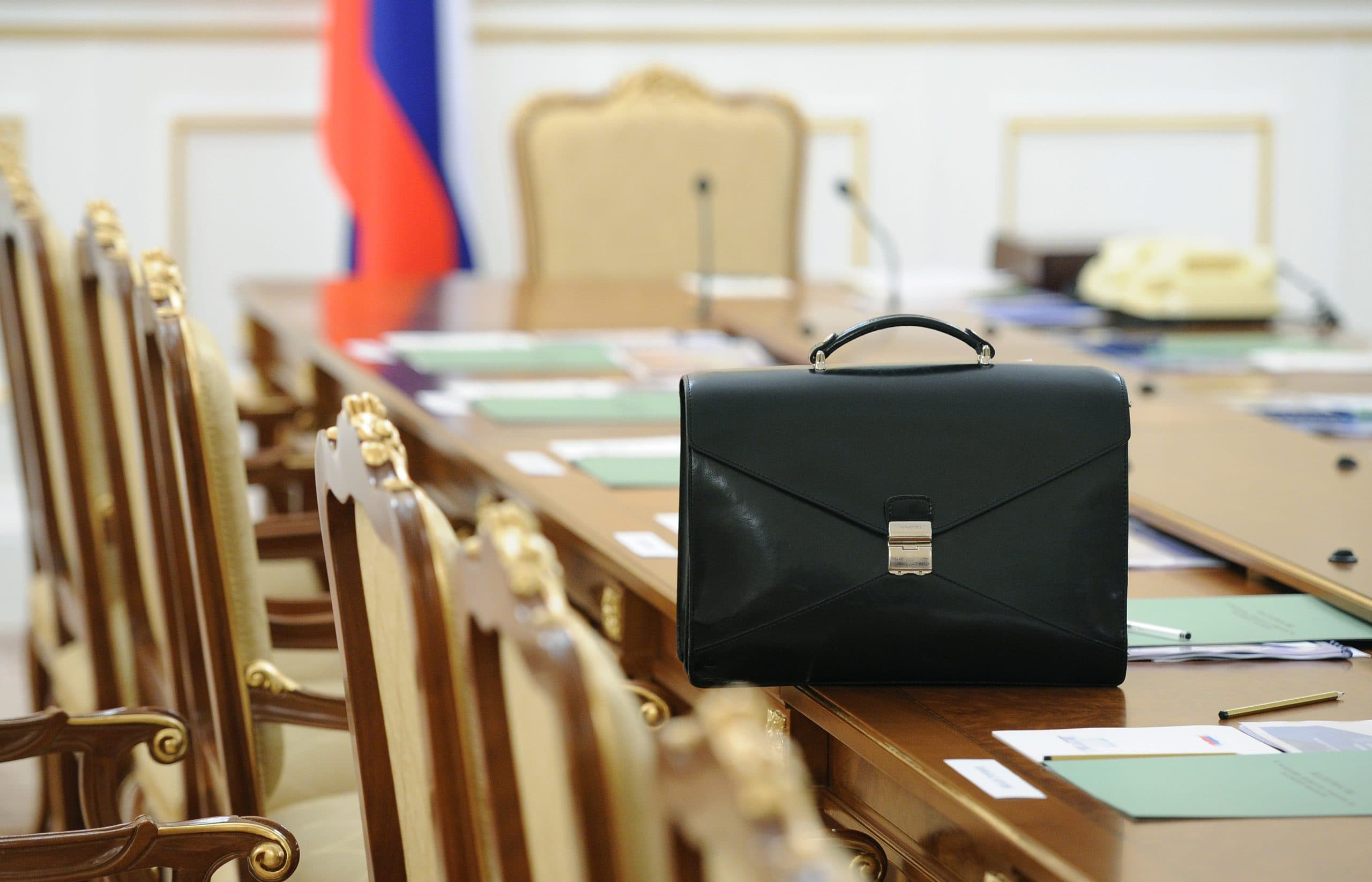 Государственная служба и кадровая политика